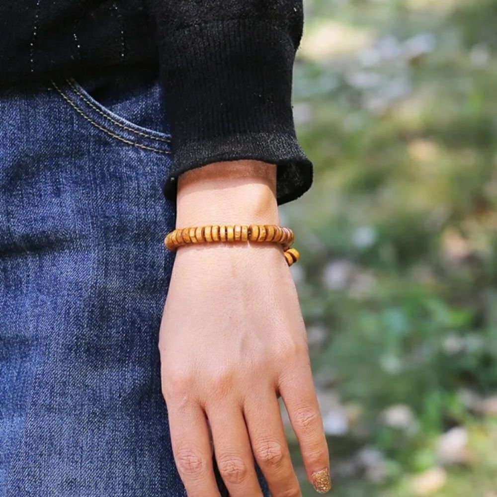 Fashion jewelry Woden beads bracelets  NWT 4 colors to choose